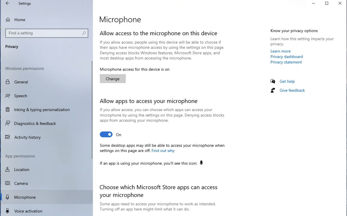 Trang Settings > Privacy > Microphone trên Windows 10 để cấp quyền micro cho ứng dụng quay màn hình” width=”1200″ height=”746″ /><figcaption>Trang cấp quyền micro trong Settings > Privacy > Microphone trên Windows 10 — bật “Allow apps to access your microphone” trước khi quay có tiếng.</figcaption></figure>
<h2>Bảng so sánh nhanh — nên chọn cách nào?</h2>
<p>Chưa biết nên dùng công cụ nào, có thể tra nhanh theo bảng dưới đây:</p>
<div class=